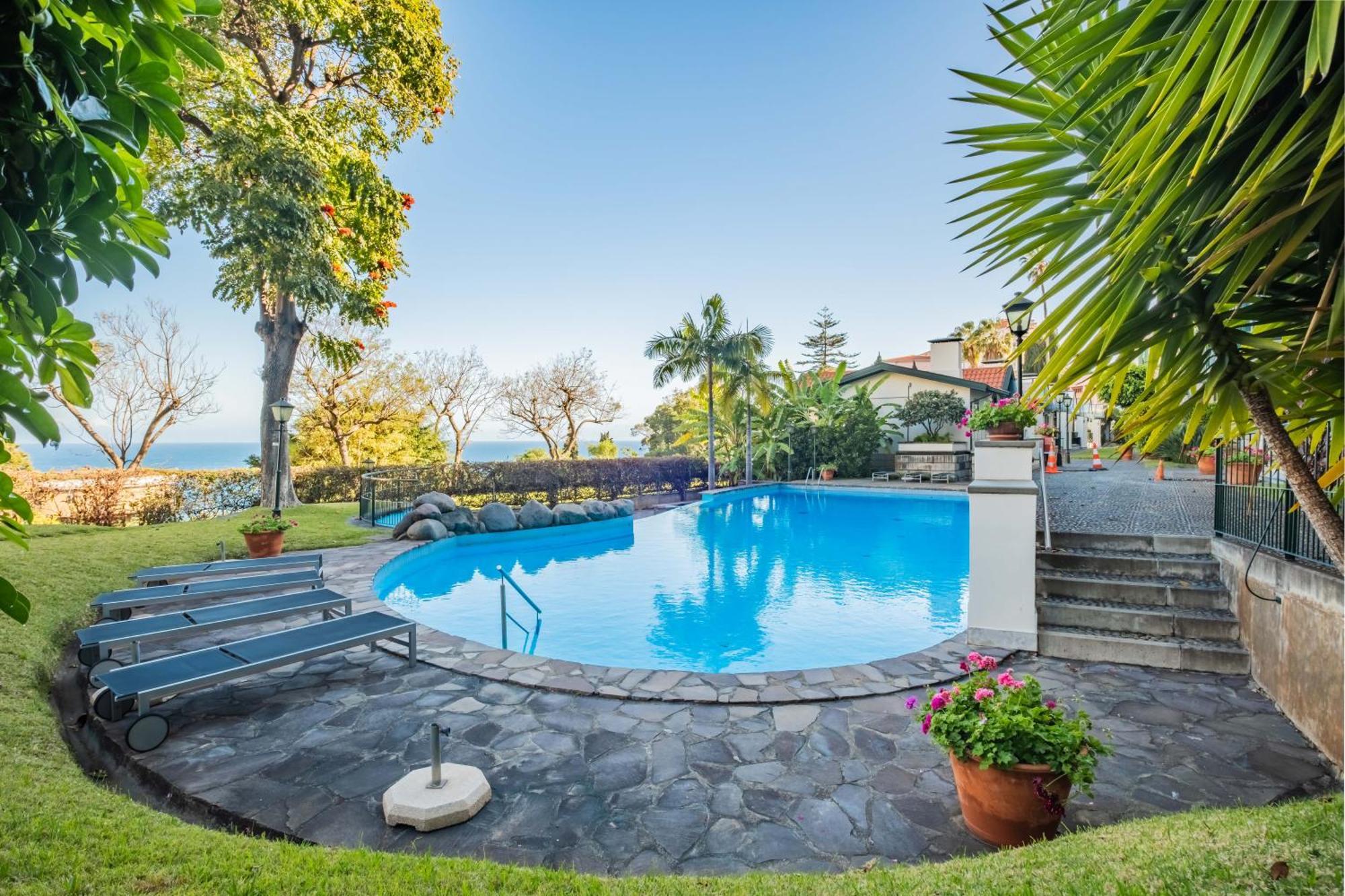 Luxury Oceanfront At Reid'S Gardens Lejlighed Funchal  Eksteriør billede